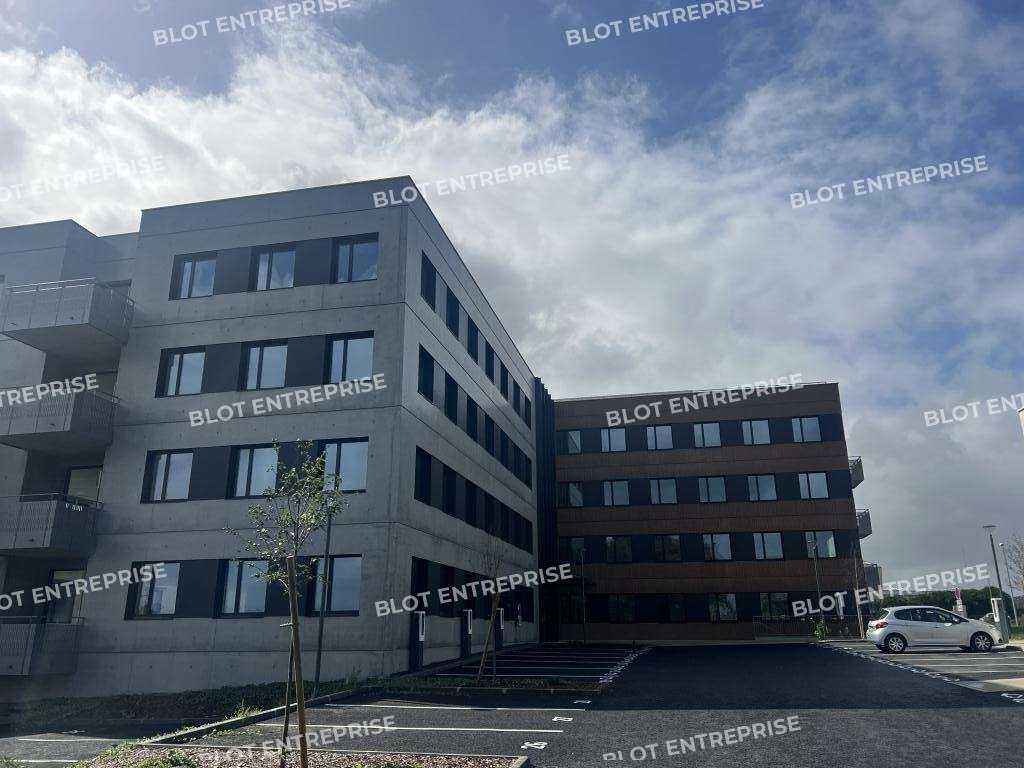 A louer bureaux de 703m² en R+3 à la Chataigneraie