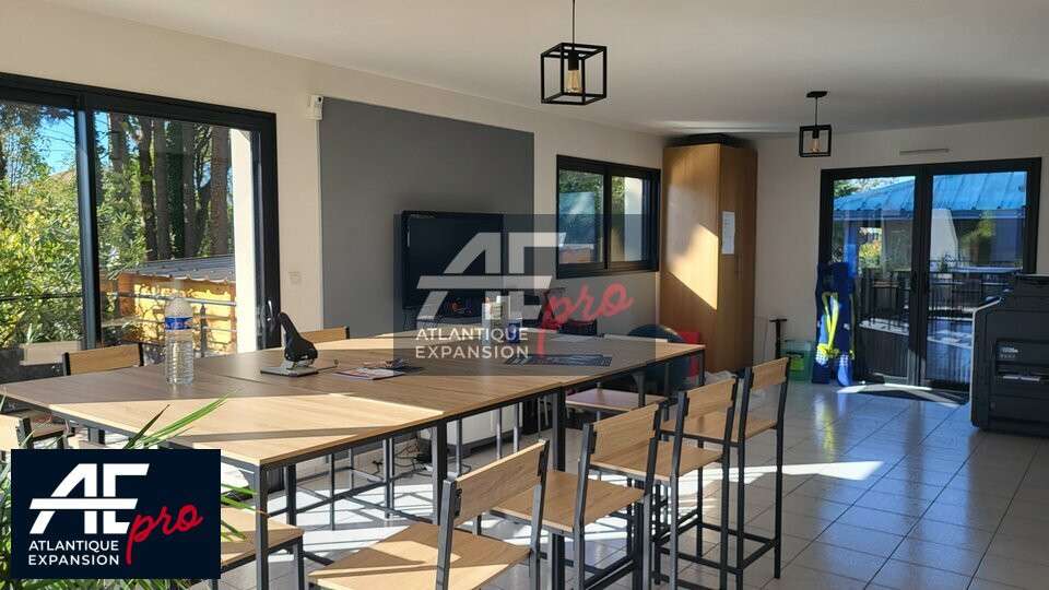 A louer locaux activités-bureaux à St Nazaire