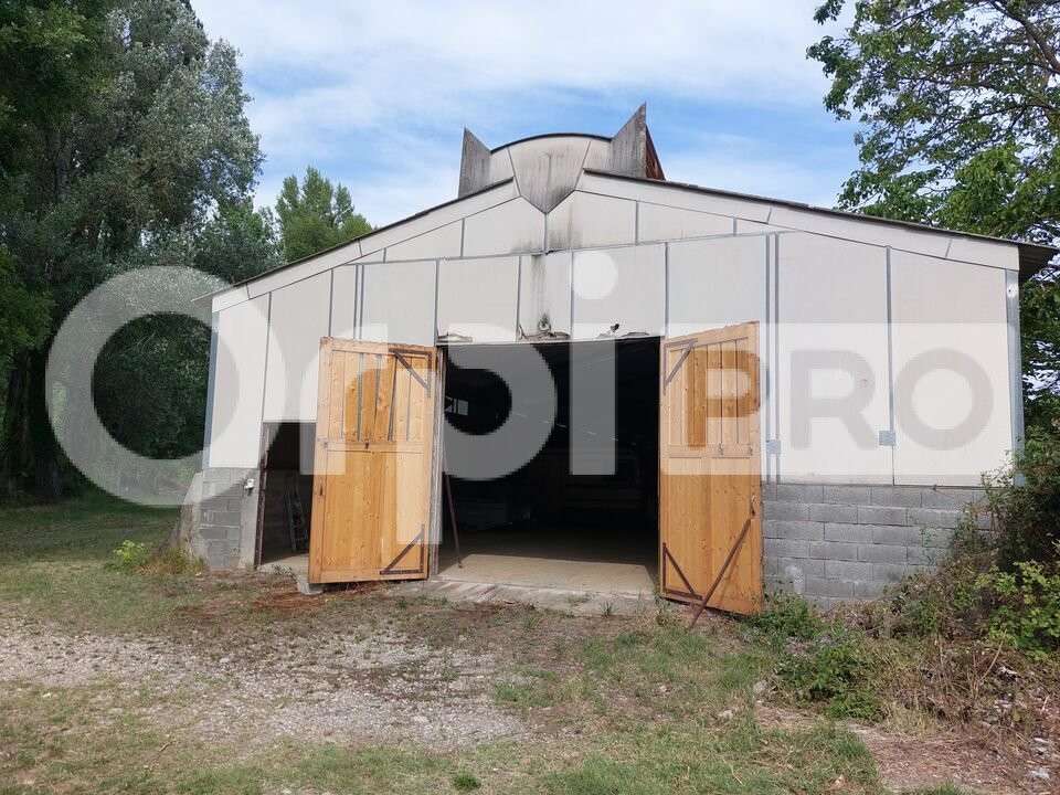 Entrepôt 650m² à vendre à Oraison vallée de l'Asse