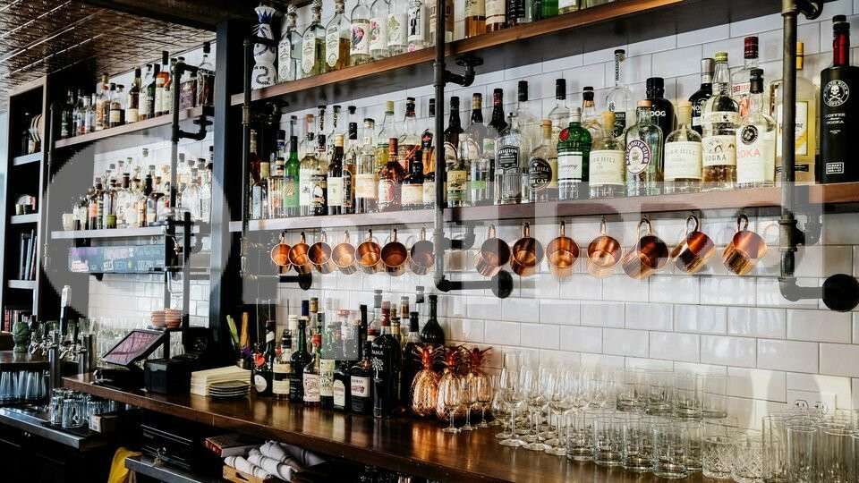 AV bar tabac + murs emplacement rare à Biarritz