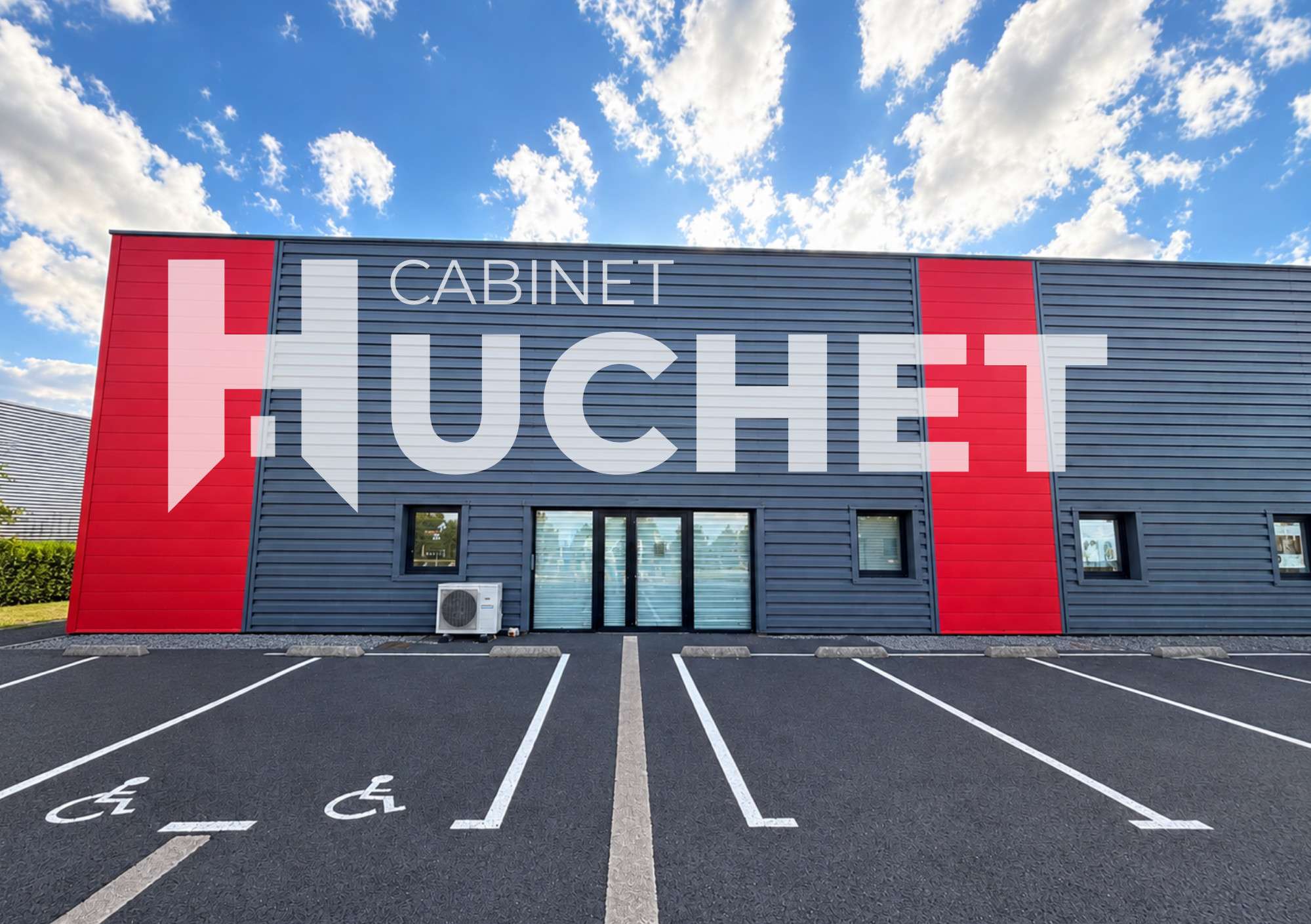 À louer local d'activité bureaux de 310m² à Ifs