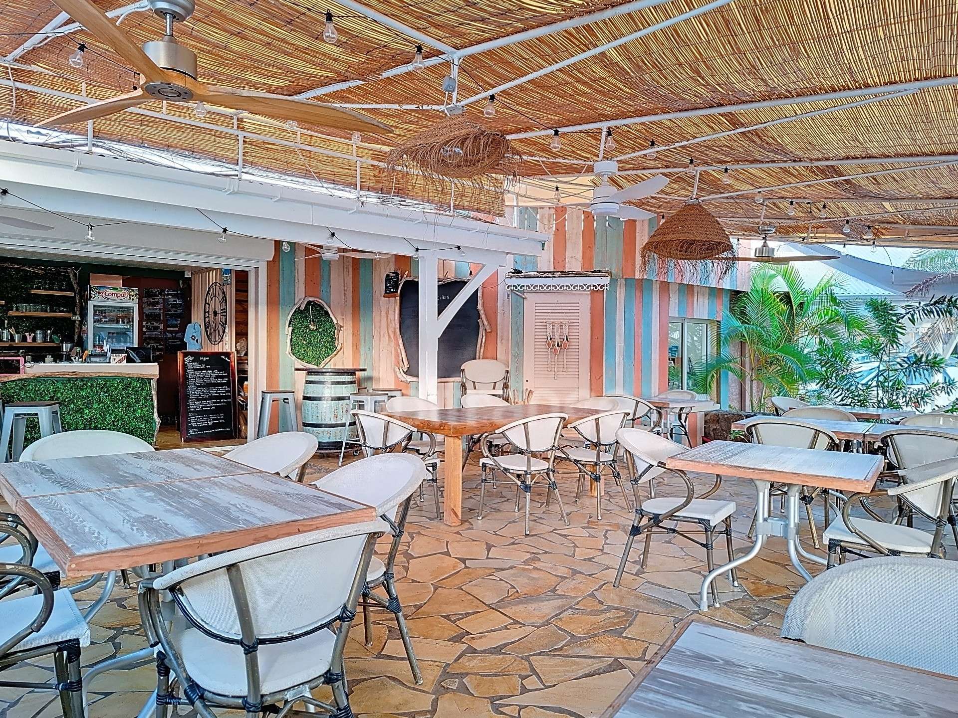 A vendre restaurant face à la marina à St Martin