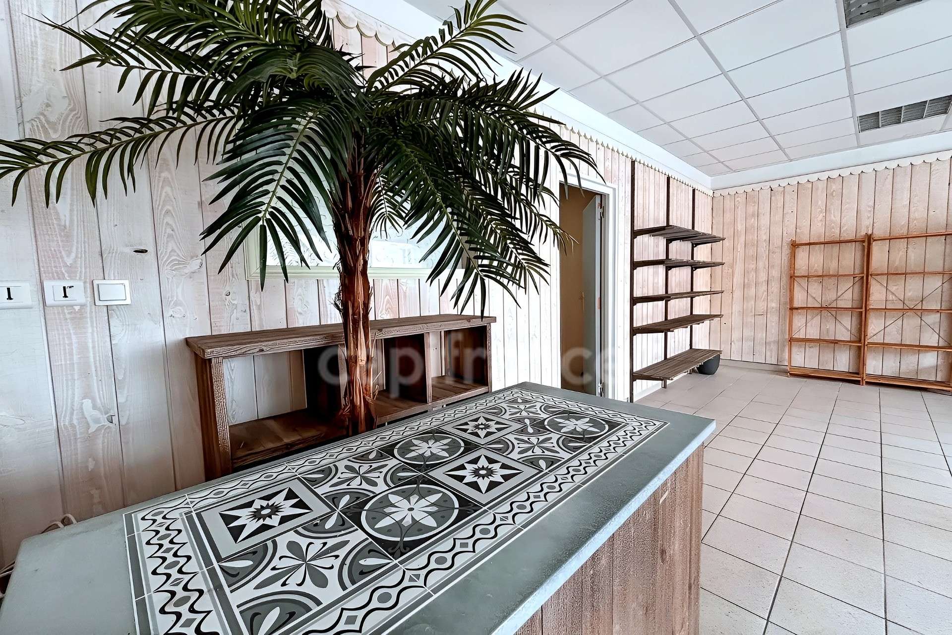 Vente beau local 67m² port de plaisance de Tréboul