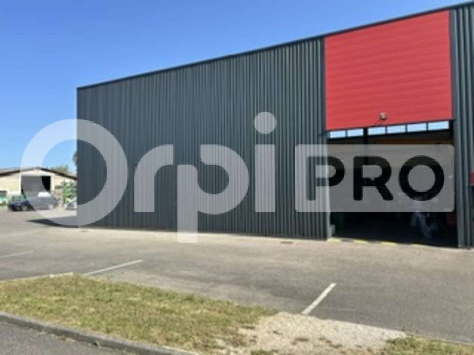 AV local d'activité de 2224m² à Arnas proche A6