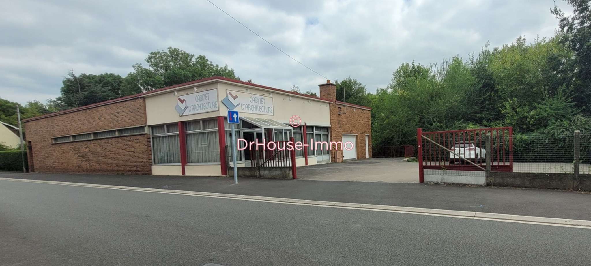 Vente immeuble bureaux en plain pied à Auchel