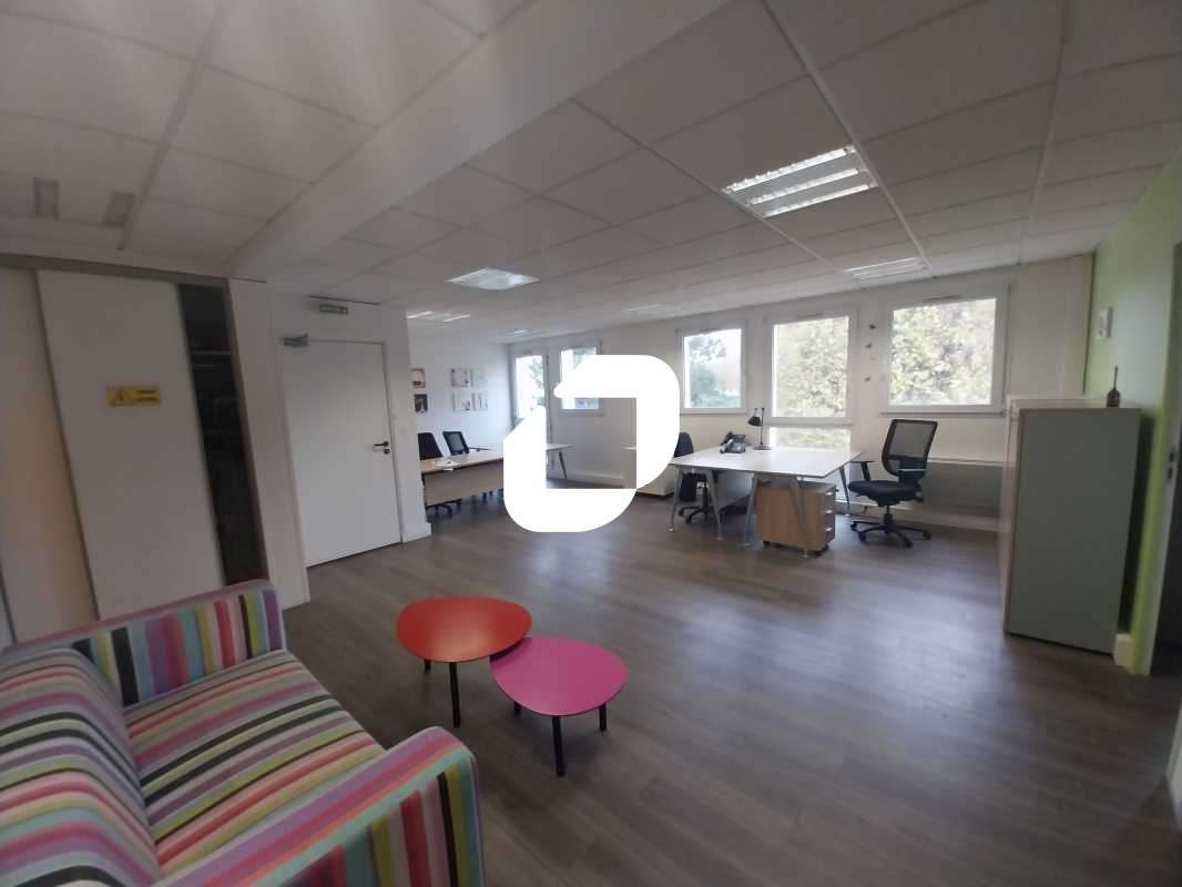 A louer Bureaux 85m² Saint germain en laye