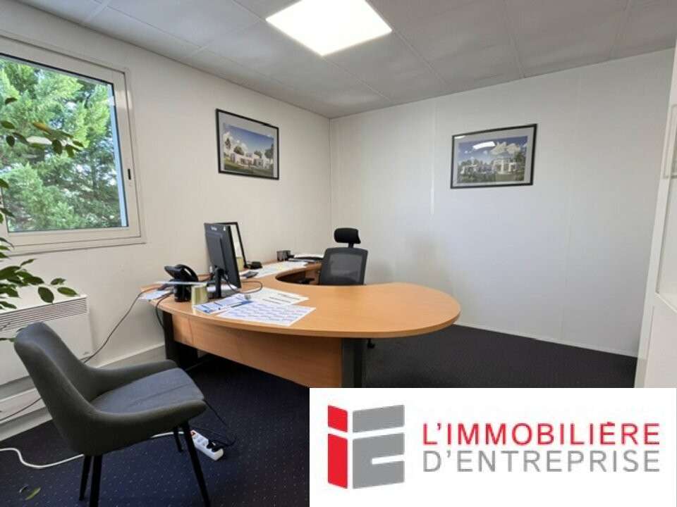 A louer bureaux 140m² avec sanitaire PMR Vannes