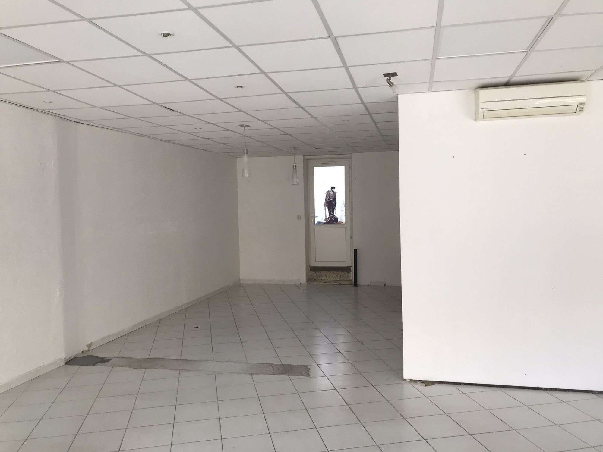 A louer local pro de 73m² en centre ville de Nîmes