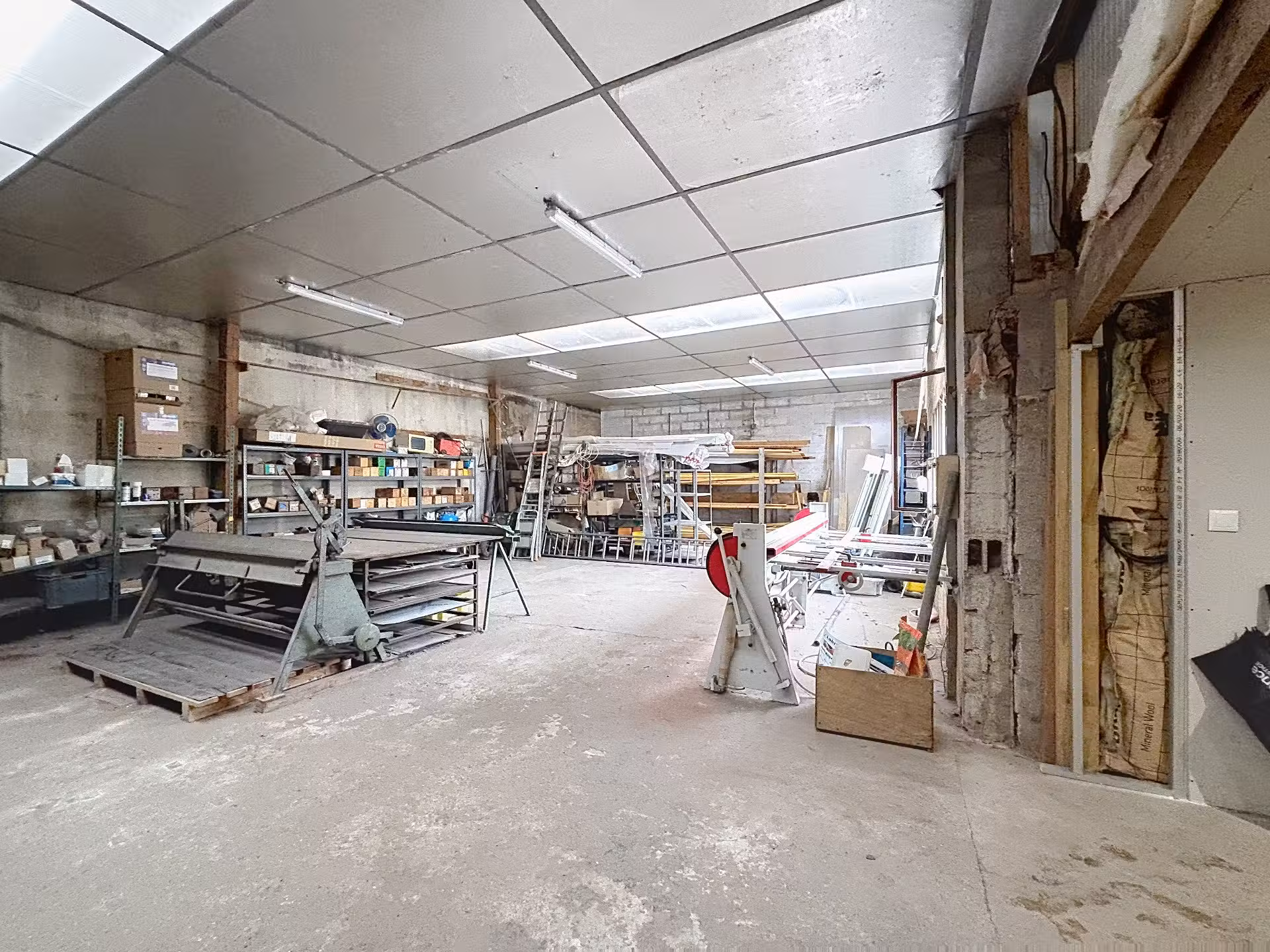 Vente local professionnel 150m² à Petit-Couronne