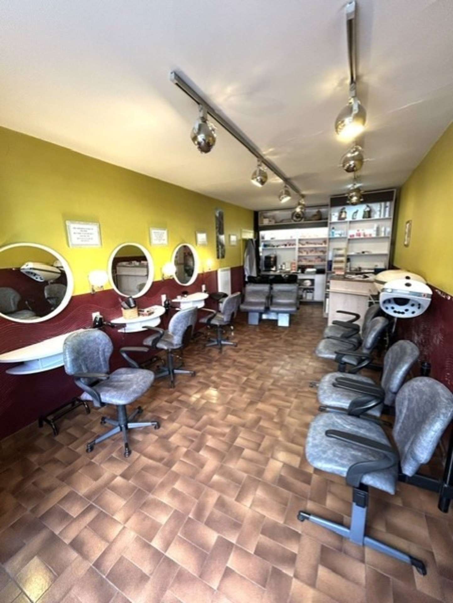 Salon de coiffure à vendre à Castellane centre