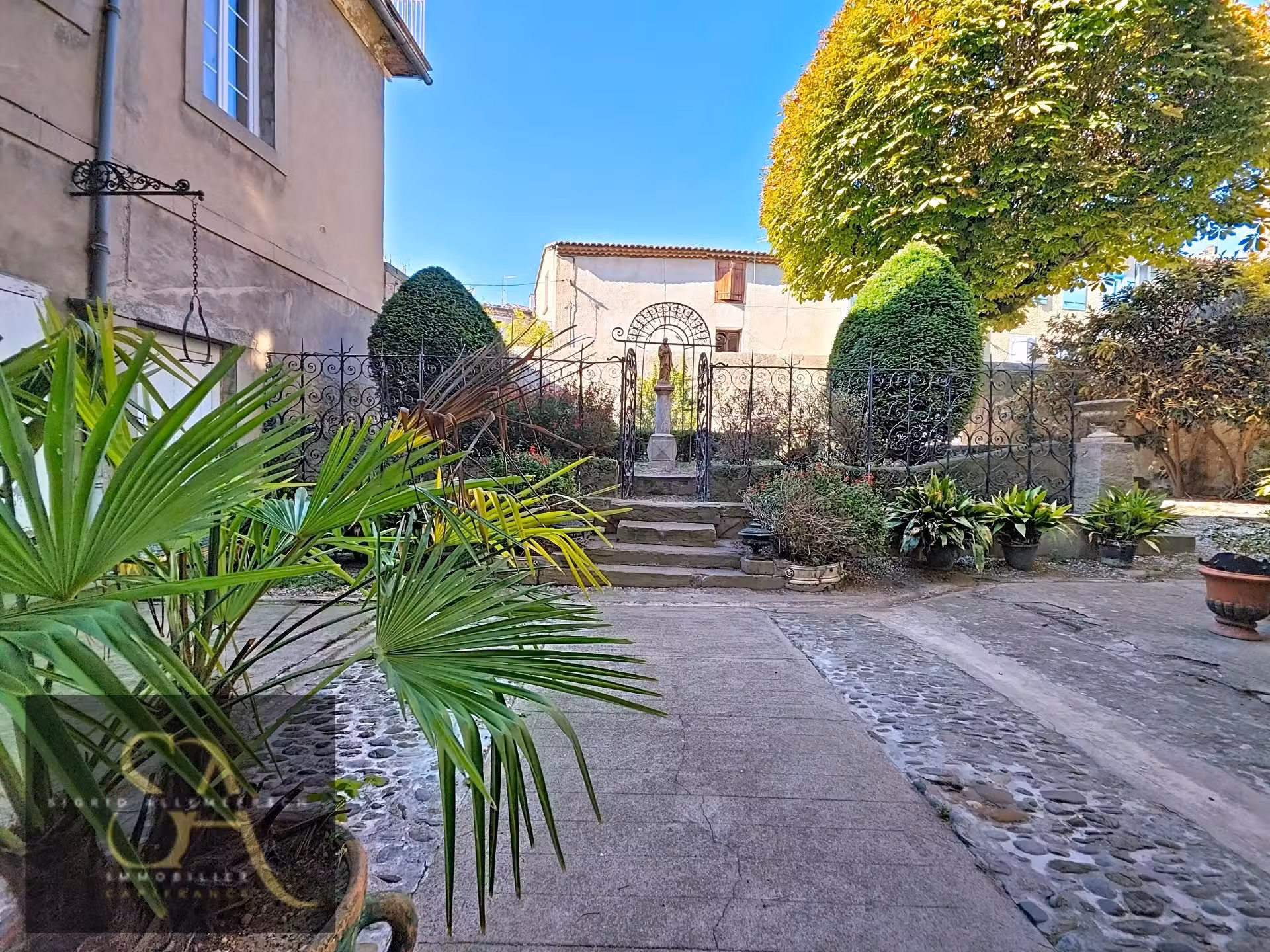 AV immeuble à rénover 1100m² fort potentiel Limoux