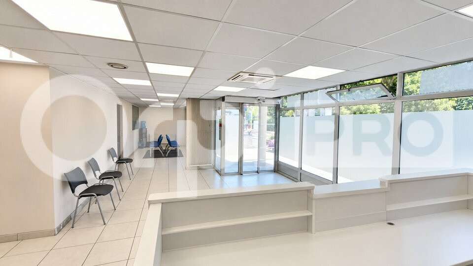 Vente local professionnel 245m² à Chilly-Mazarin