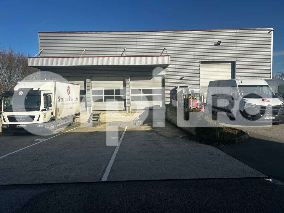 A vendre local activité de 1700m² Sud Compiègne