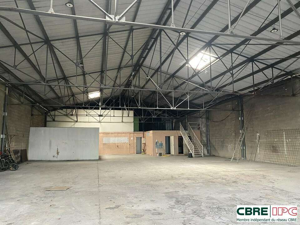 Location local stockage 740m² Bayonne centre