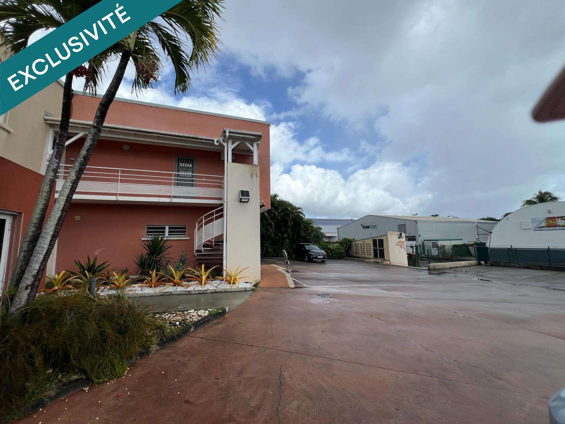 Vente local pro de 40m² au centre de Moudong 