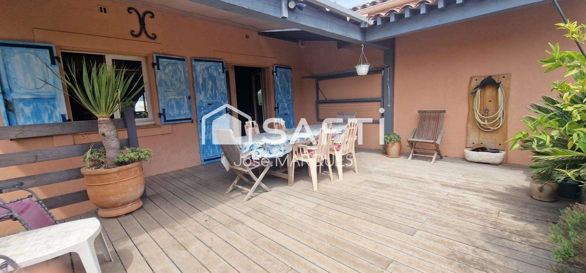 AV bureau de 153m² climatisé terrasse 40m² Cogolin