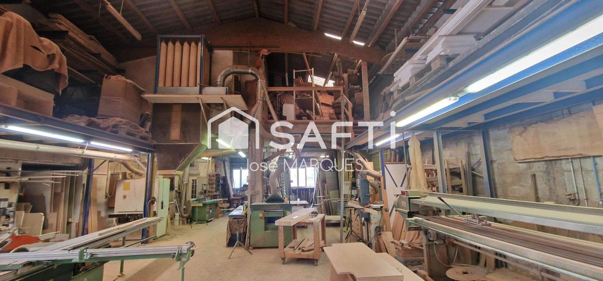 AV local commercial mezzanine 359m² ZA Cogolin