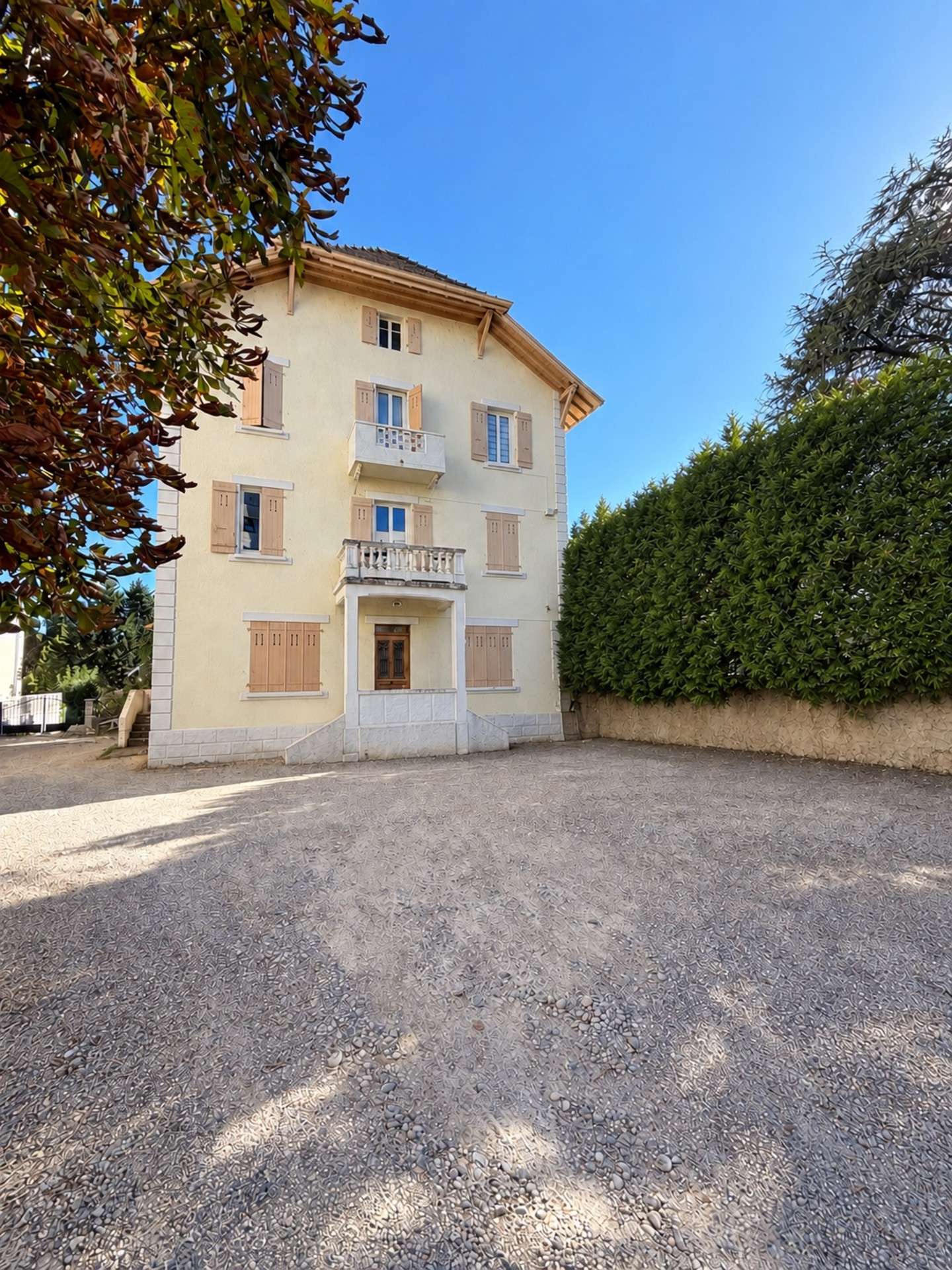 Immeuble de rapport à vendre à Annemasse Brouaz