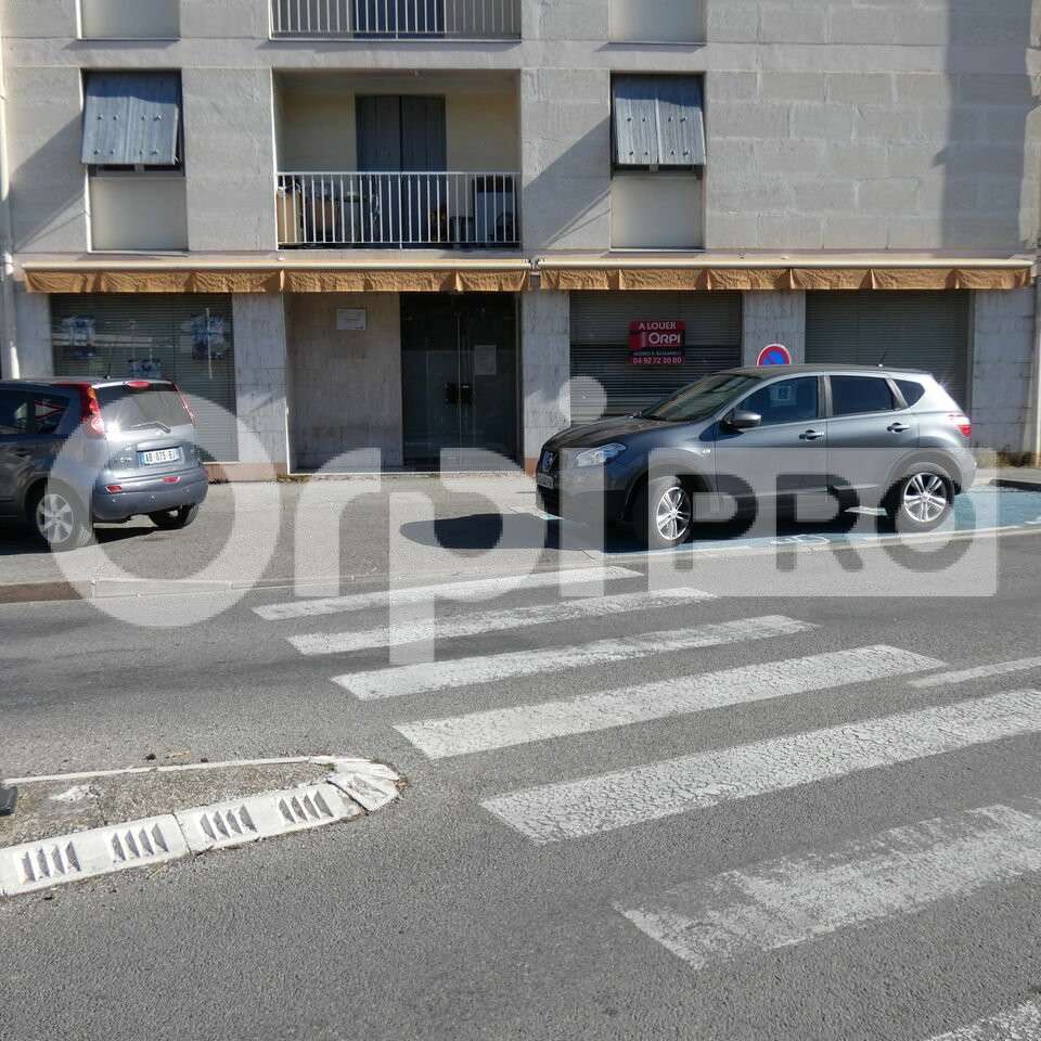 Vente locaux professionnels 125m² à Manosque