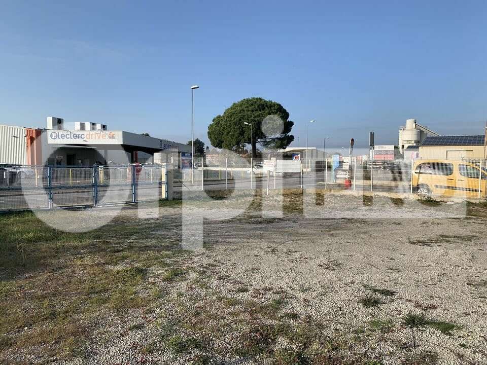 Local d'activité 75m² à vendre à Lunel axe passant