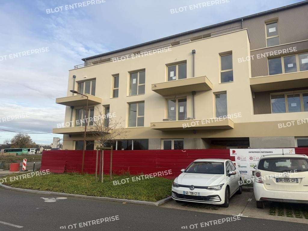 A vendre cellule brute de béton de 163m² à Bédée