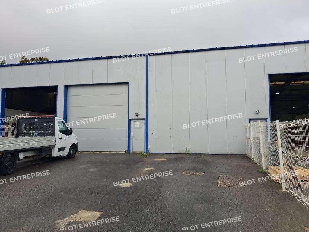 A louer local d'activités 276m² en ZA à Caudan