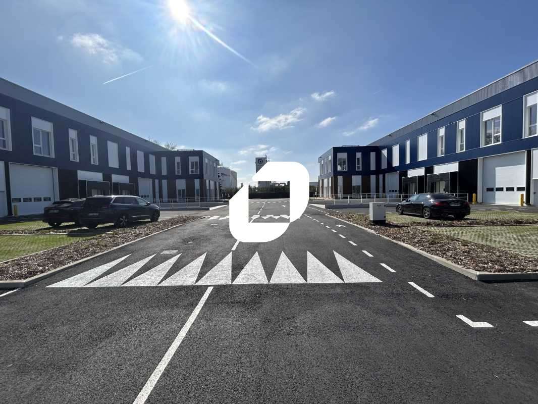 A louer Local d'activité 8868m² Moissy cramayel