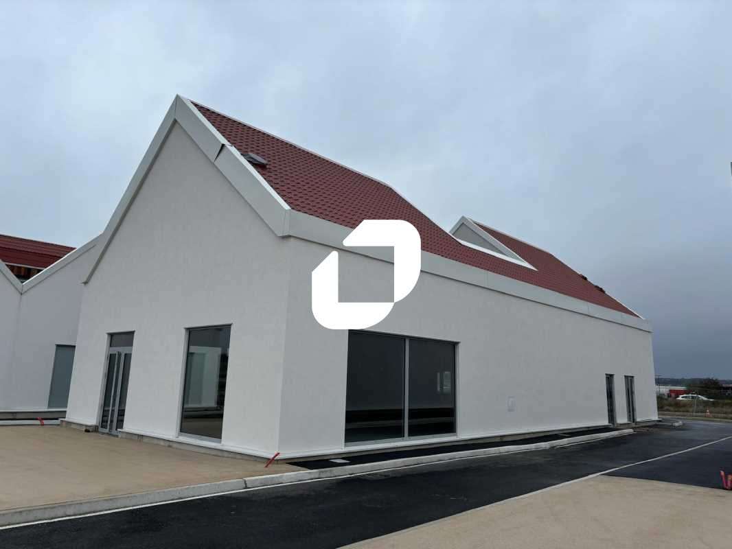 Vente Local commercial 250m² Esmans