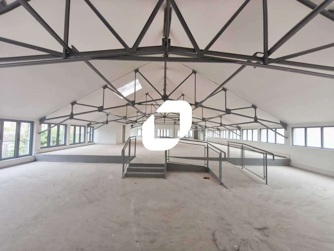 A louer Bureaux 449m² Les pavillons sous bois