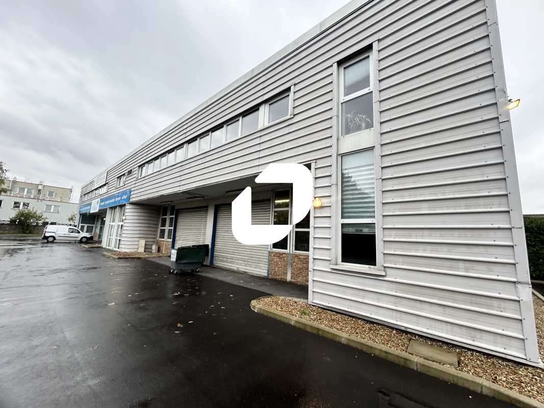 Vente Local d'activité 1381m² Houilles