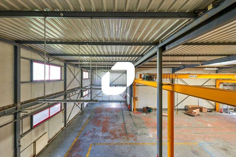 Vente Bureaux 1850m² Voisins le bretonneux