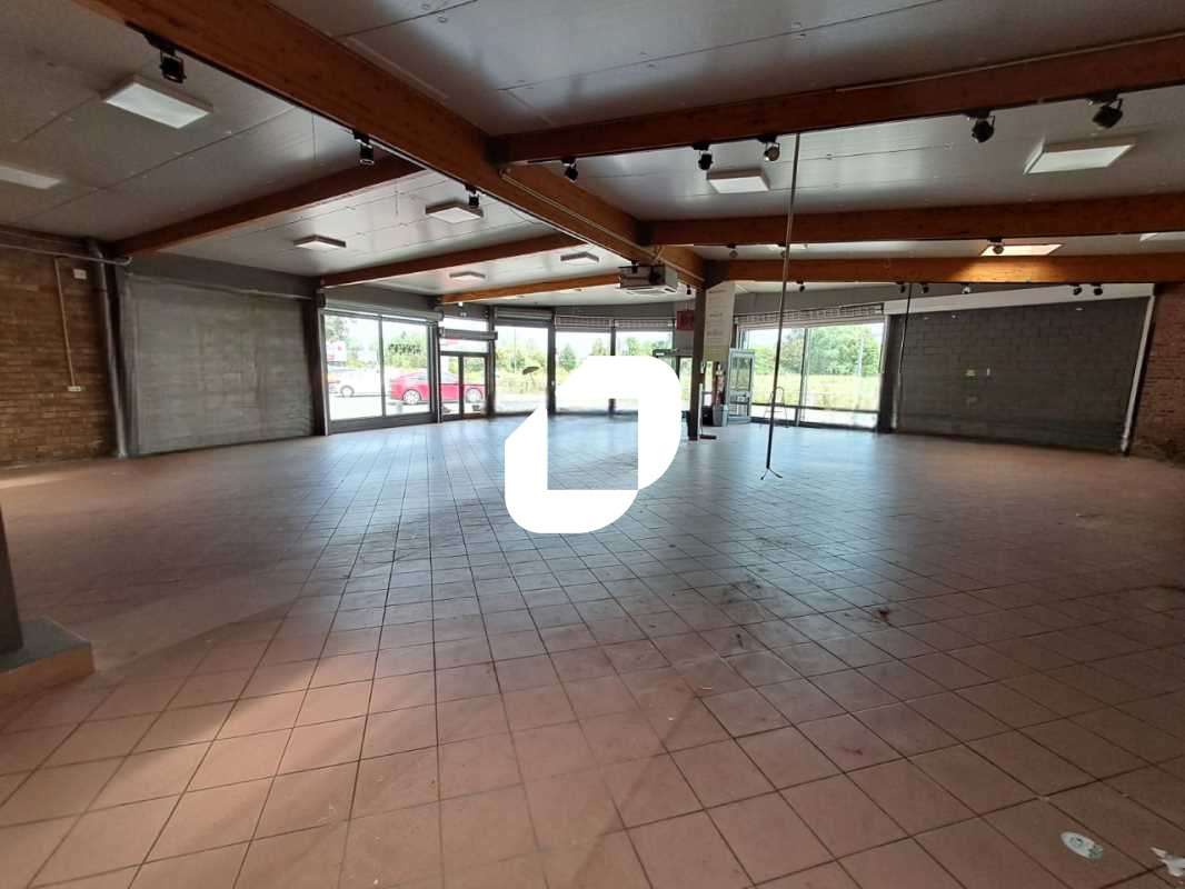 A louer Local commercial 740m² Roncq