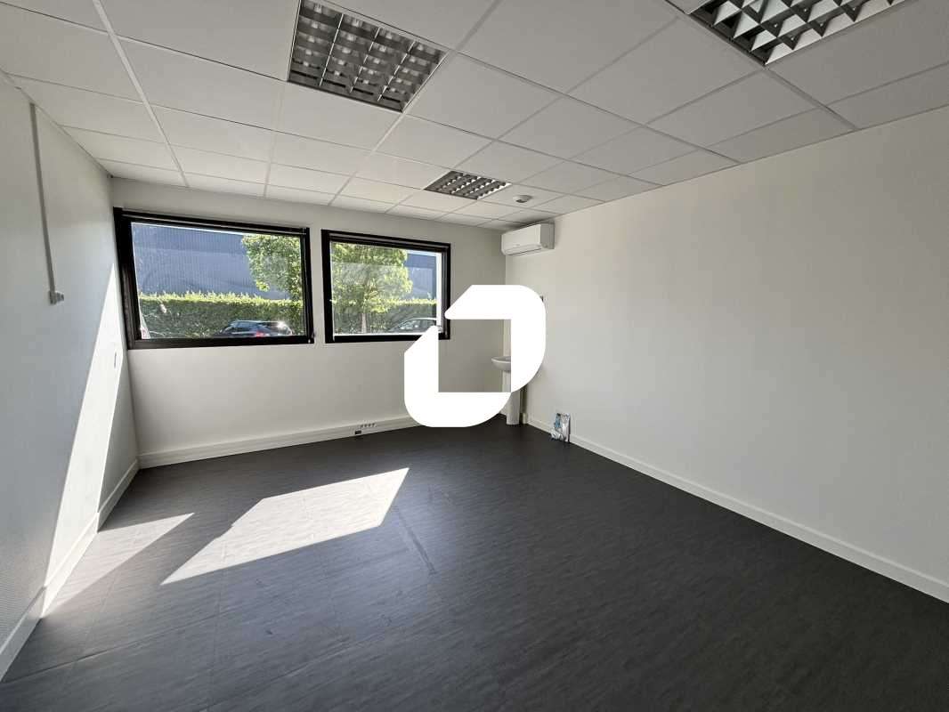 A louer Bureaux 576m² Rillieux la pape