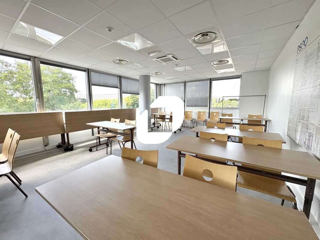 A louer Bureaux 350m² Velizy villacoublay