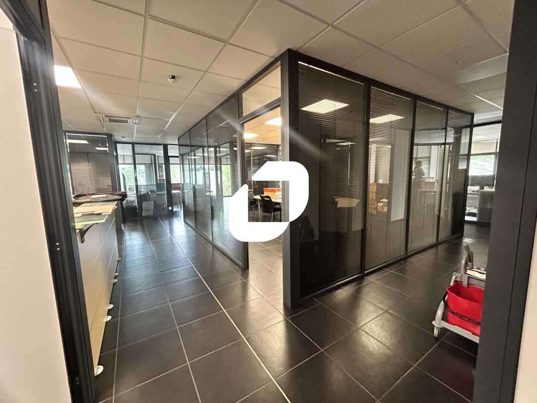 A louer Bureaux 442m² Saint brice sous foret