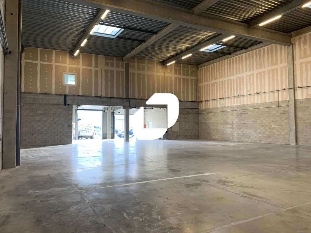 A louer Local d'activité 1742m² Bois d'arcy
