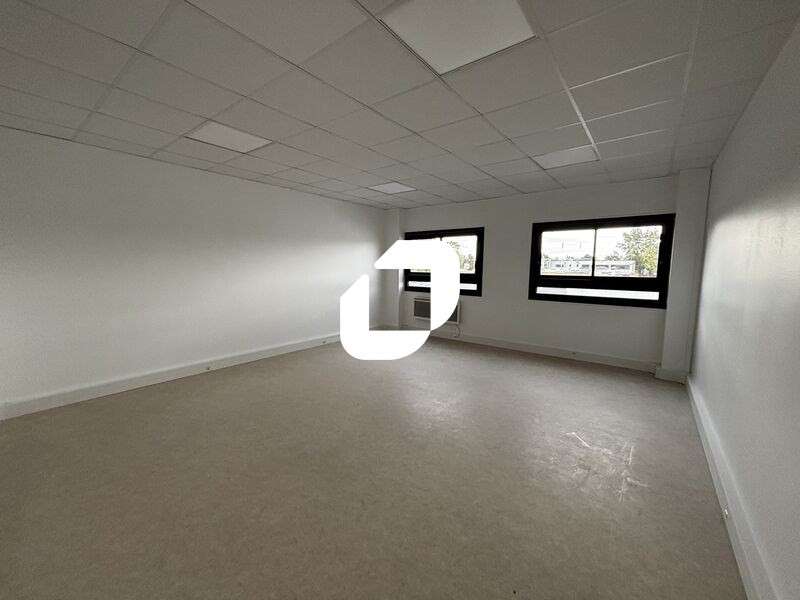 A louer Bureaux 111m² Bretigny sur orge