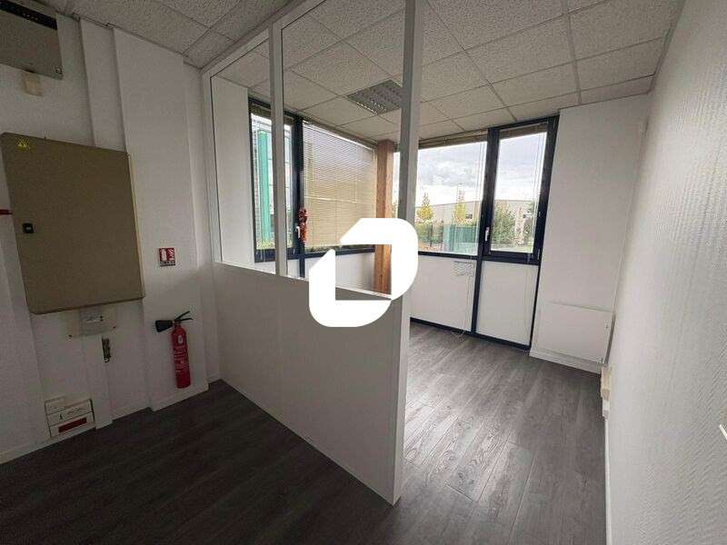A louer Bureaux 200m² Les mureaux