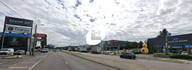 A louer Local commercial 1500m² Herblay