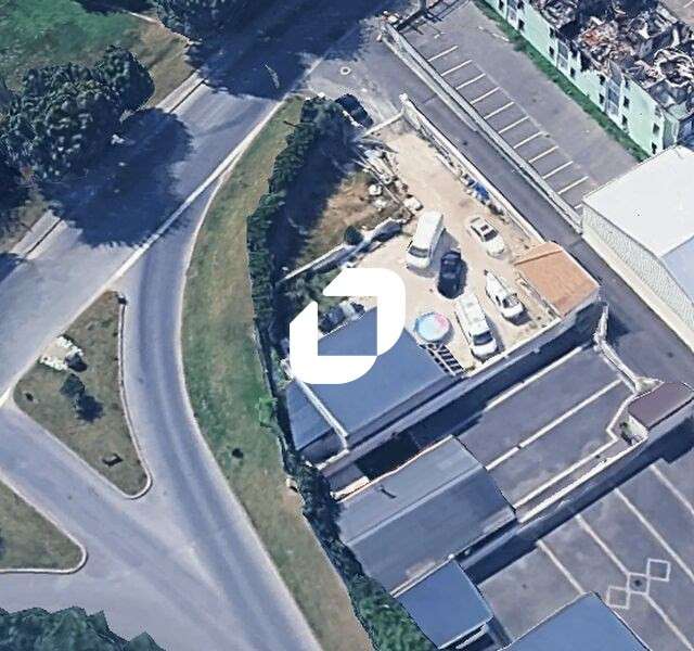 Opportunité rare au coeur de la zone d'activité de