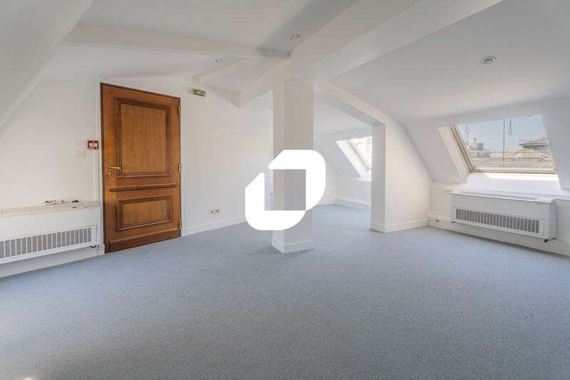 A louer Bureaux 97m² Paris