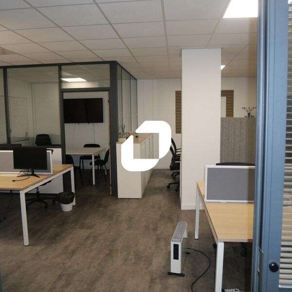 A louer Bureaux 98m² Cergy