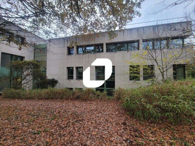 A louer Bureaux 7788m² Orsay