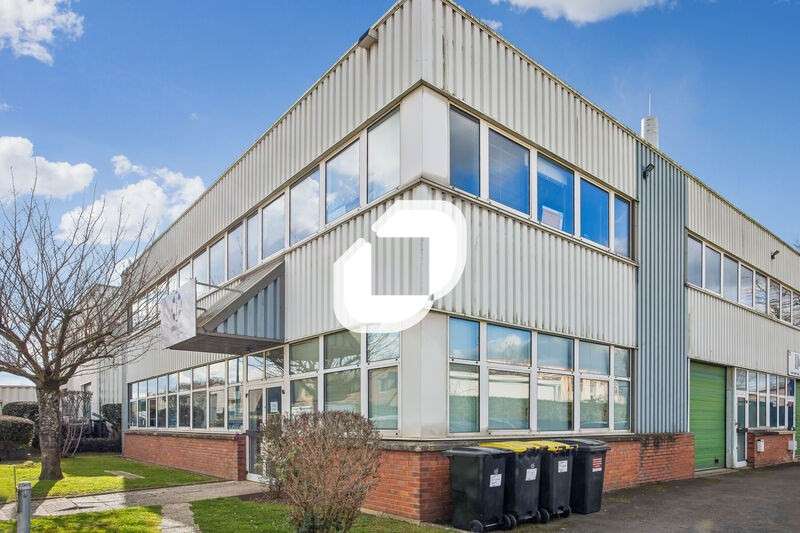 Vente Local d'activité 395m² Les essarts le roi