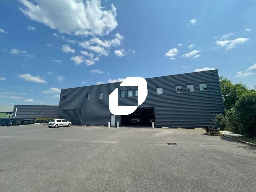 A louer Local d'activité 2000m² Magny en vexin
