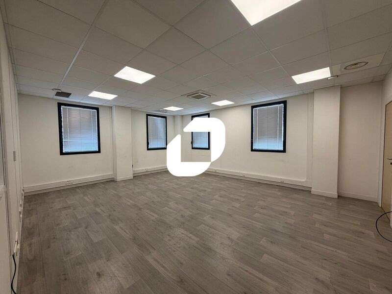 A louer Bureaux 226m² Le blanc mesnil