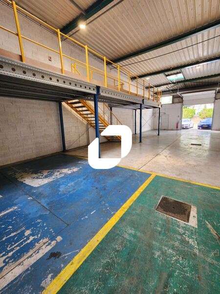 A louer Local d'activité 273m² Marolles en brie