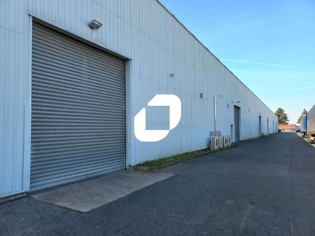 A louer Local d'activité 1357m² Goussainville