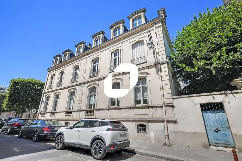 A louer Bureaux 112m² Versailles