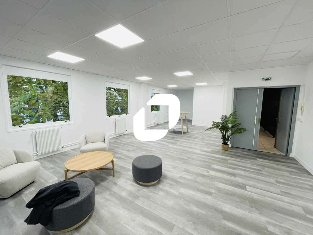 A louer Bureaux 1522m² Lognes